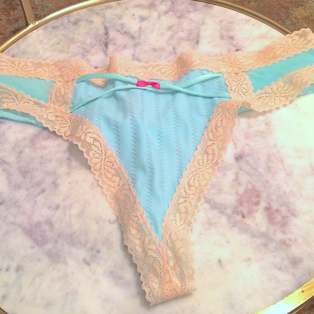 Betsey Johnson pretty panties / thong blue & beige